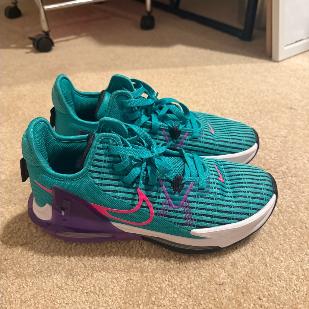 Nike Men's Lebron Witness 6 Size 7.5- Excellent Condition